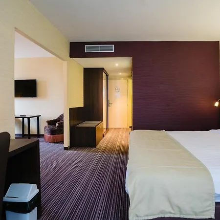 Otel Europe 4*